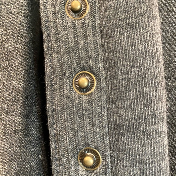 Traleubie charcoal button cardigan, size XL - Picture 7 of 12